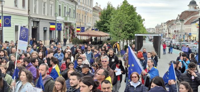 Mii de participanţi la mitingul pro-european